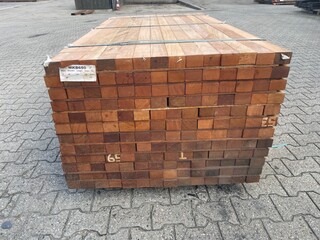 Ca. 143x Angelim Pedra Onderliggers Geschaafd, 45x68mm, lengte 130cm